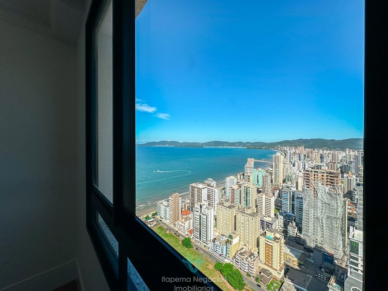 5 Dormitórios Sendo 5 Suítes Meia Praia - Itapema / SC: 16ª foto da galeria de imagens do imóvel