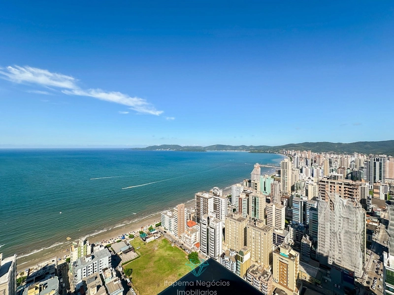 5 Dormitórios Sendo 5 Suítes Meia Praia - Itapema / SC: 6ª foto da galeria de imagens do imóvel