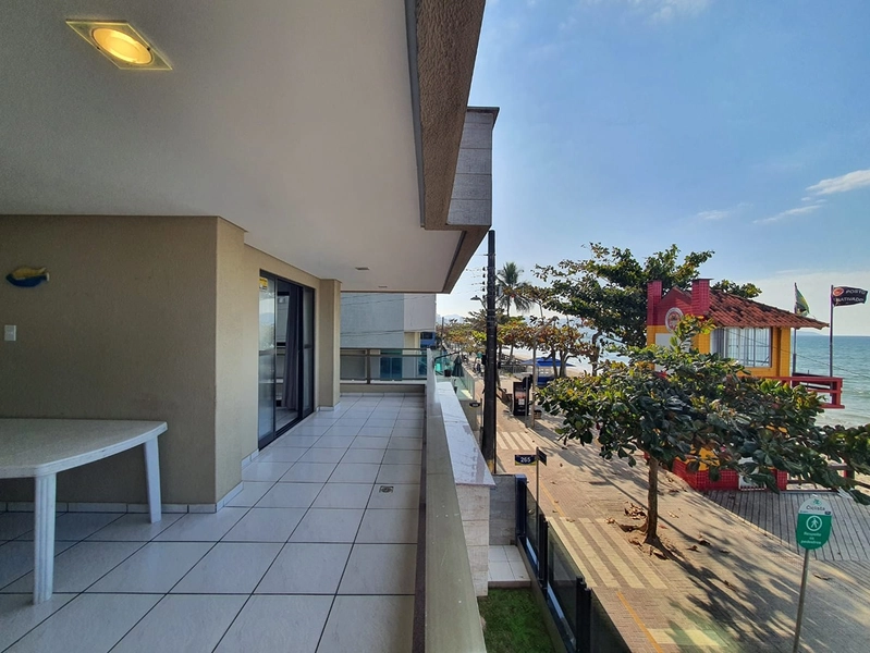 Apartamento frente mar: 8ª foto da galeria de imagens do imóvel