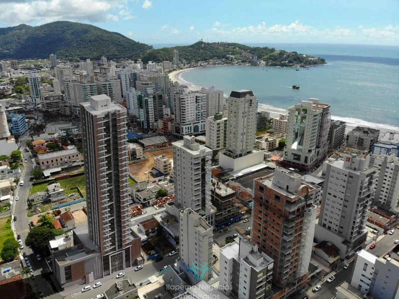 3 Dormitórios 3 Vagas De Garagem Meia Praia - Itapema / SC: 4ª foto da galeria de imagens do imóvel