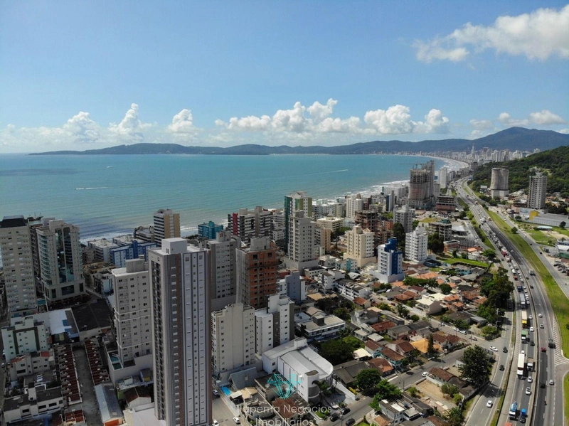 3 Dormitórios 3 Vagas De Garagem Meia Praia - Itapema / SC: 5ª foto da galeria de imagens do imóvel