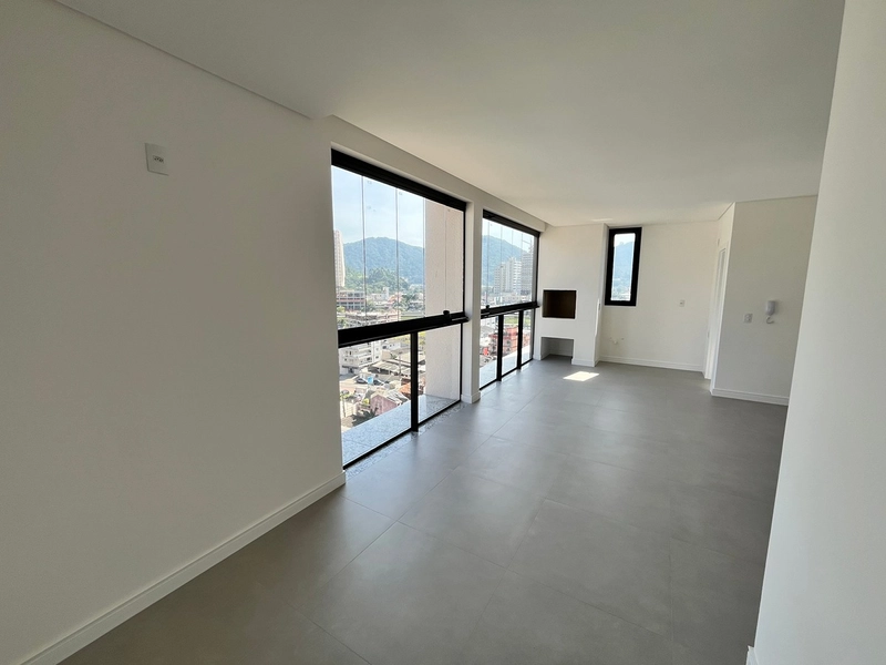 APARTAMENTO COM VISTA MAR À VENDA – CENTRO DE ITAPEMA/SC: 2ª foto da galeria de imagens do imóvel