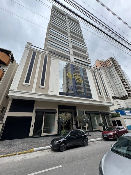 Luxo e conforto em meia praia: apartamento de 3 suítes muito bem localizado em Meia Praia-Itapema: 1ª foto da galeria de imagens do imóvel