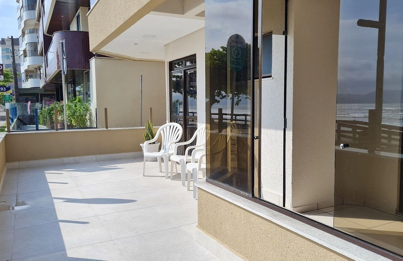 Apartamento Frente Mar – Pé na Areia | Meia Praia – Itapema: 1ª foto da galeria de imagens do imóvel