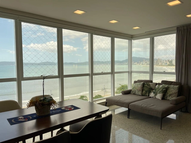 APARTAMENTO FRENTE MAR À VENDA – CENTRO DE ITAPEMA/SC: 2ª foto da galeria de imagens do imóvel