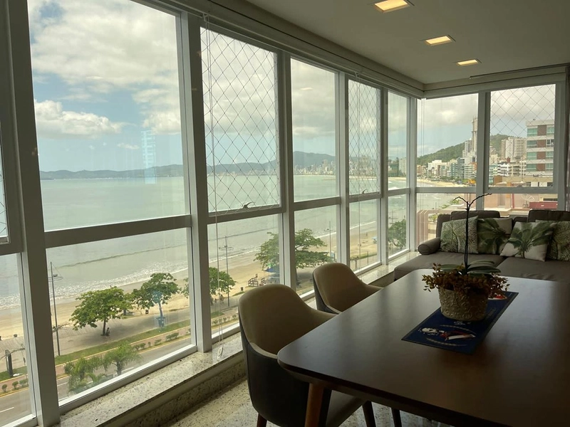 APARTAMENTO FRENTE MAR À VENDA – CENTRO DE ITAPEMA/SC: 1ª foto da galeria de imagens do imóvel