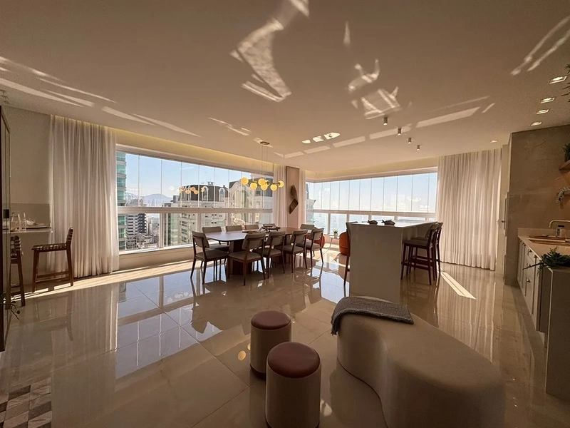 4 suítes 3 vagas - Mobiliado e decorado com vista mar.: 9ª foto da galeria de imagens do imóvel