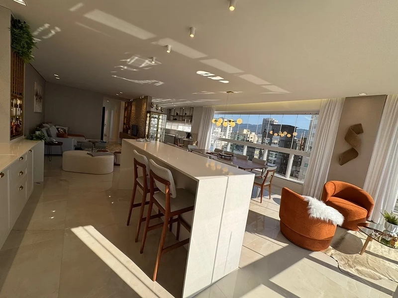 4 suítes 3 vagas - Mobiliado e decorado com vista mar.: 14ª foto da galeria de imagens do imóvel