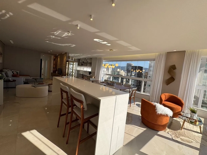 4 suítes 3 vagas - Mobiliado e decorado com vista mar.: 13ª foto da galeria de imagens do imóvel