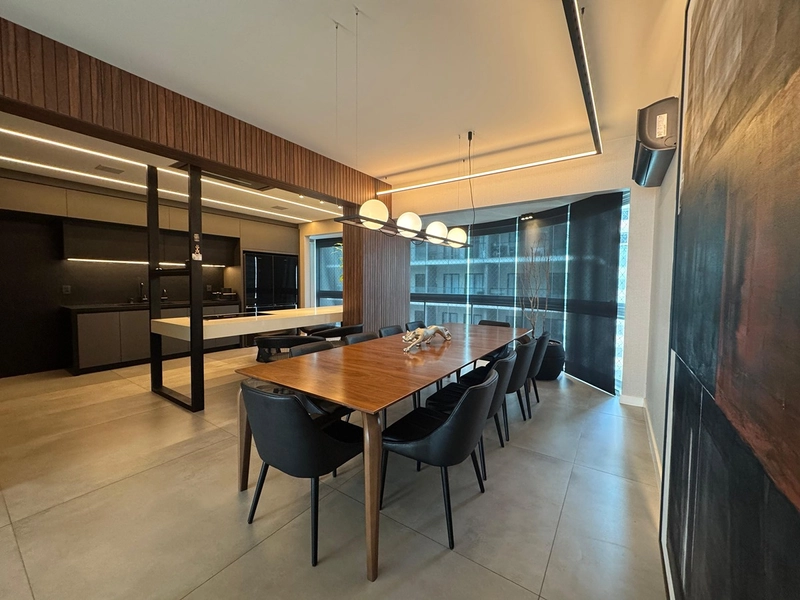Frente para a avenida. 4 Suítes, 3 Vagas com 331,15m² Privativos: 19ª foto da galeria de imagens do imóvel