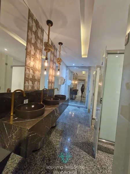 Frente para a avenida. 4 Suítes, 3 Vagas com 331,15m² Privativos: 92ª foto da galeria de imagens do imóvel
