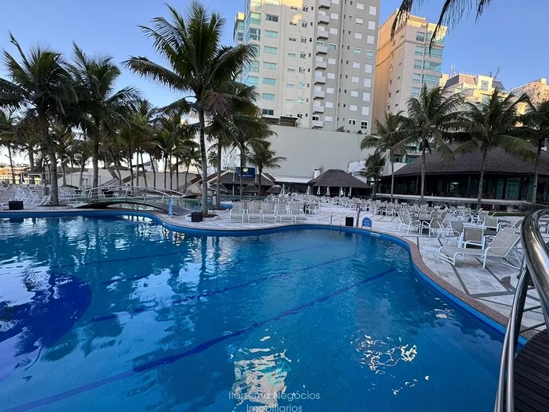 Frente para a avenida. 4 Suítes, 3 Vagas com 331,15m² Privativos: 61ª foto da galeria de imagens do imóvel