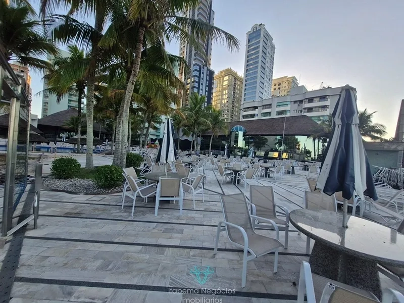 Frente para a avenida. 4 Suítes, 3 Vagas com 331,15m² Privativos: 68ª foto da galeria de imagens do imóvel
