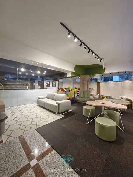Frente para a avenida. 4 Suítes, 3 Vagas com 331,15m² Privativos: 88ª foto da galeria de imagens do imóvel