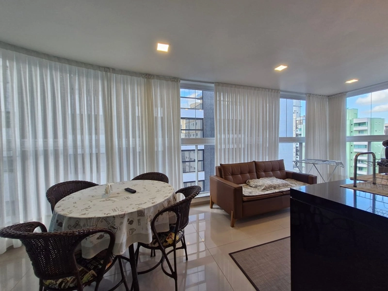 Apartamento com 3 suítes e 2 vagas na Meia Praia: 21ª foto da galeria de imagens do imóvel