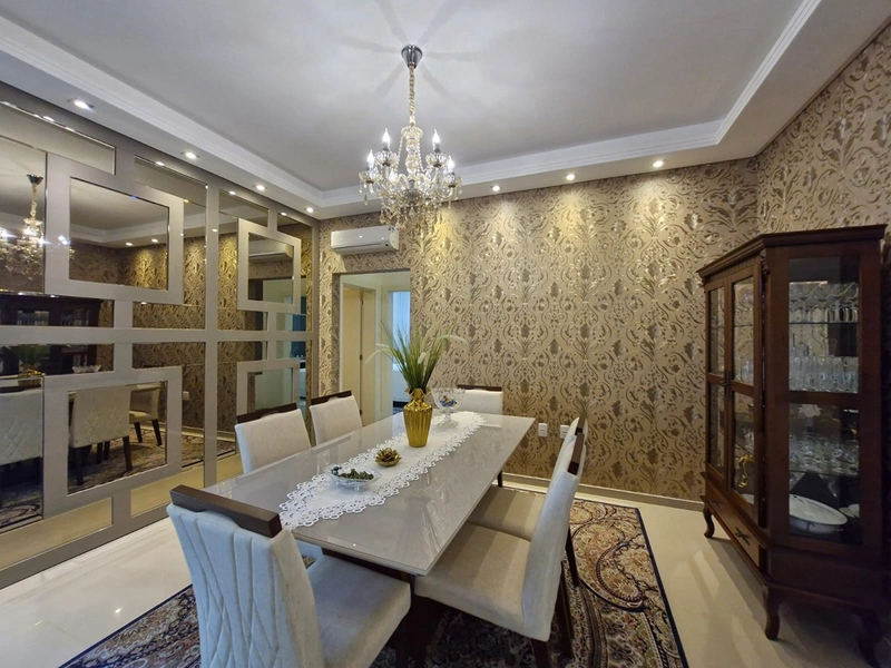 Apartamento com 3 suítes e 2 vagas na Meia Praia: 2ª foto da galeria de imagens do imóvel