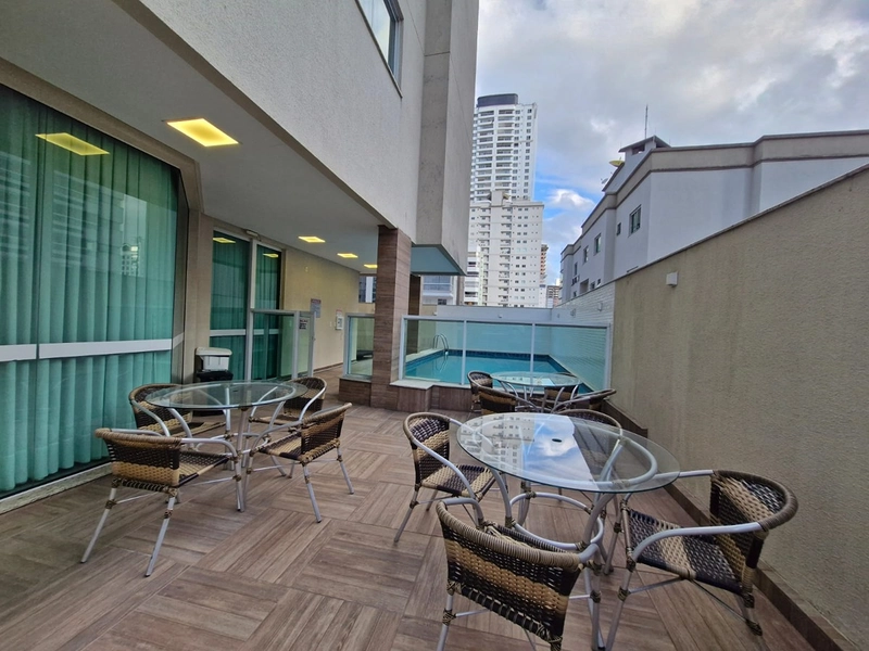 Apartamento com 3 suítes e 2 vagas na Meia Praia: 39ª foto da galeria de imagens do imóvel