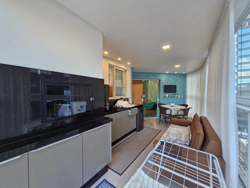 Apartamento com 3 suítes e 2 vagas na Meia Praia: 23ª foto da galeria de imagens do imóvel