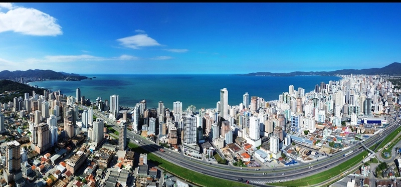 Conforto e luxo em Meia Praia , Itapema / SC: 2ª foto da galeria de imagens do imóvel