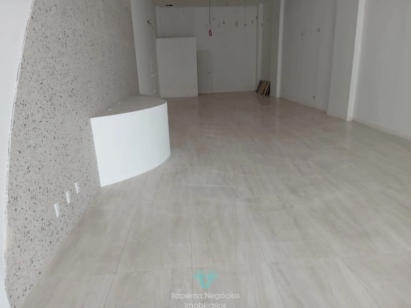 Sala comercial desocupada, 140m² privativos, 157m² totais, vaga privat: 1ª foto da galeria de imagens do imóvel