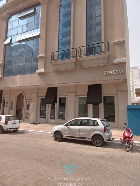 Sala comercial desocupada, 140m² privativos, 157m² totais, vaga privat: 8ª foto da galeria de imagens do imóvel