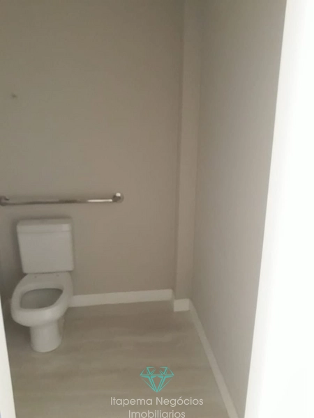Sala comercial desocupada, 140m² privativos, 157m² totais, vaga privat: 6ª foto da galeria de imagens do imóvel