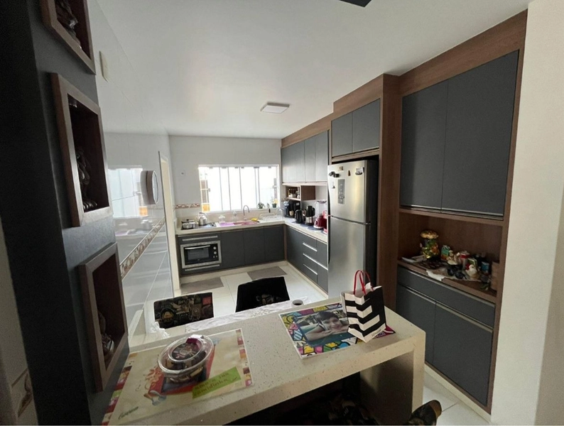 REALIZE UM SONHO! Belissima residência localizada no bairo Balneario Pereque a poucos metros do mar.: 7ª foto da galeria de imagens do imóvel