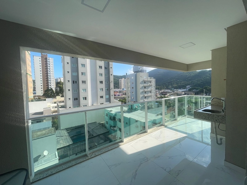 VENDA DE APARTAMENTO NO CENTRO DE ITAPEMA: 2ª foto da galeria de imagens do imóvel