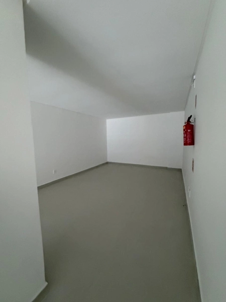 SALA COMERCIAL TÉRREA PARA LOCAÇÃO – MEIA PRAIA: 12ª foto da galeria de imagens do imóvel