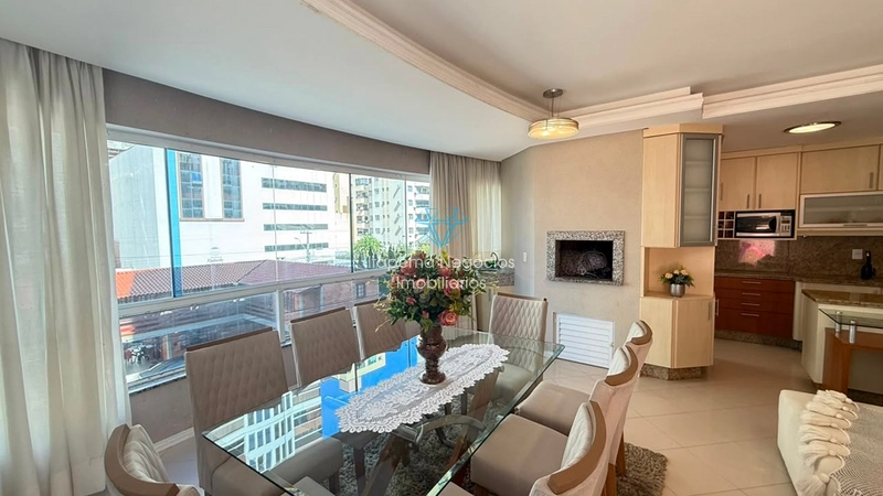 AMPLO APARTAMENTO DIFERENCIADO NA MEIA PRAIA – A 400M DO MAR: 11ª foto da galeria de imagens do imóvel