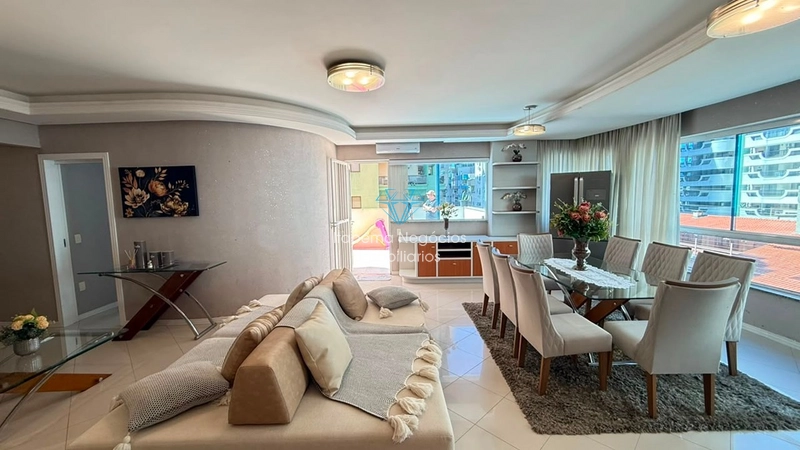 AMPLO APARTAMENTO DIFERENCIADO NA MEIA PRAIA – A 400M DO MAR: 7ª foto da galeria de imagens do imóvel