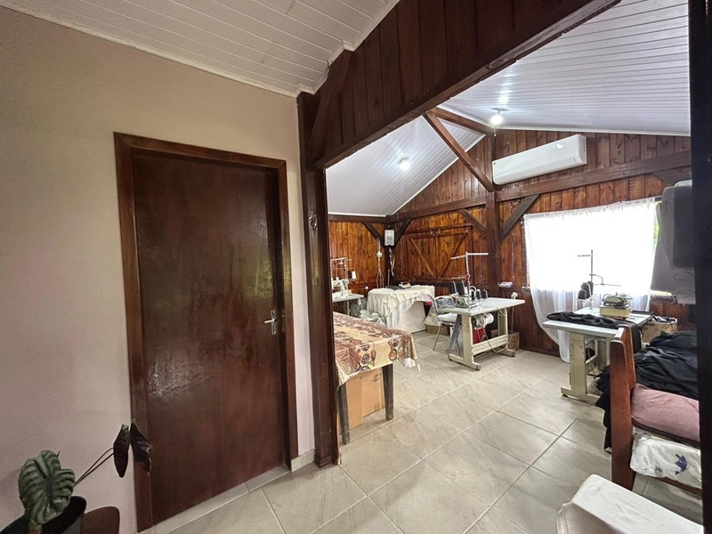 OPORTUNIDADE ÚNICA – SÍTIO COMPLETO COM 3 CASAS E AMPLO TERRENO: 6ª foto da galeria de imagens do imóvel