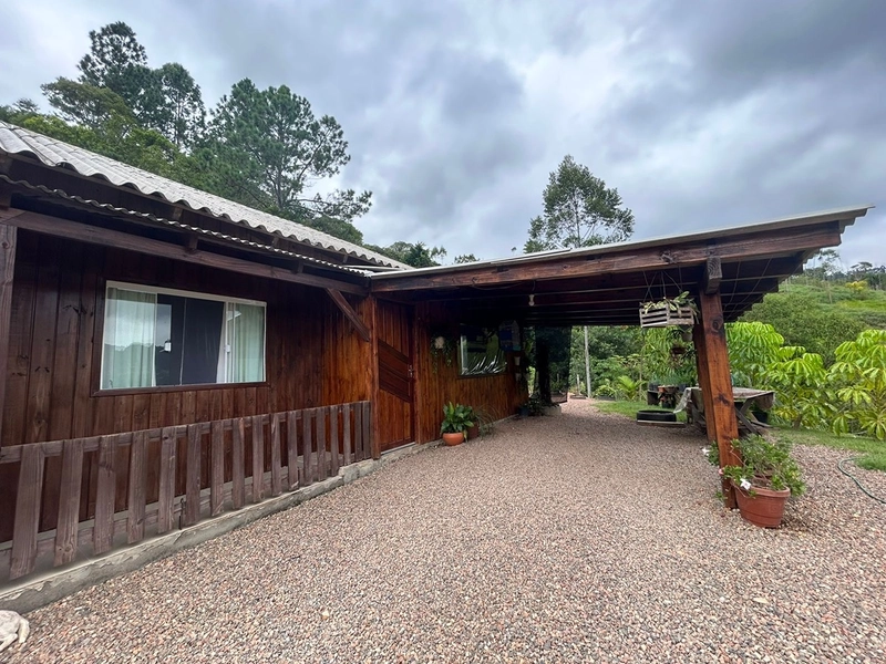 OPORTUNIDADE ÚNICA – SÍTIO COMPLETO EM APIÚNA COM 3 CASAS E AMPLO TERRENO!: 6ª foto da galeria de imagens do imóvel