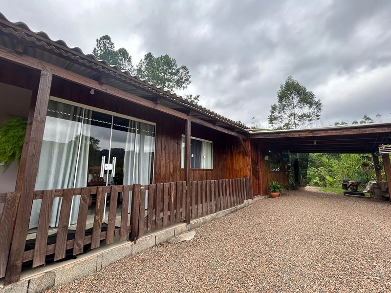 OPORTUNIDADE ÚNICA – SÍTIO COMPLETO COM 3 CASAS E AMPLO TERRENO: 4ª foto da galeria de imagens do imóvel