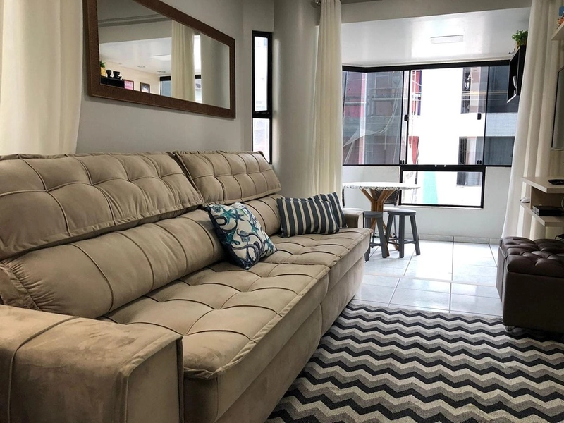 Apartamento quadra mar, para locação anual.: 1ª foto da galeria de imagens do imóvel