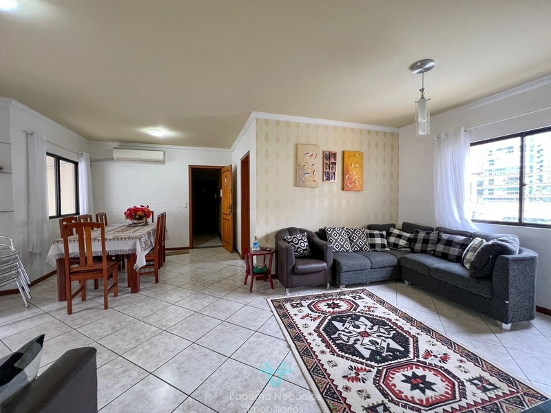 Apartamento com 3 Quartos à venda, 1 vaga - Meia Praia: 2ª foto da galeria de imagens do imóvel
