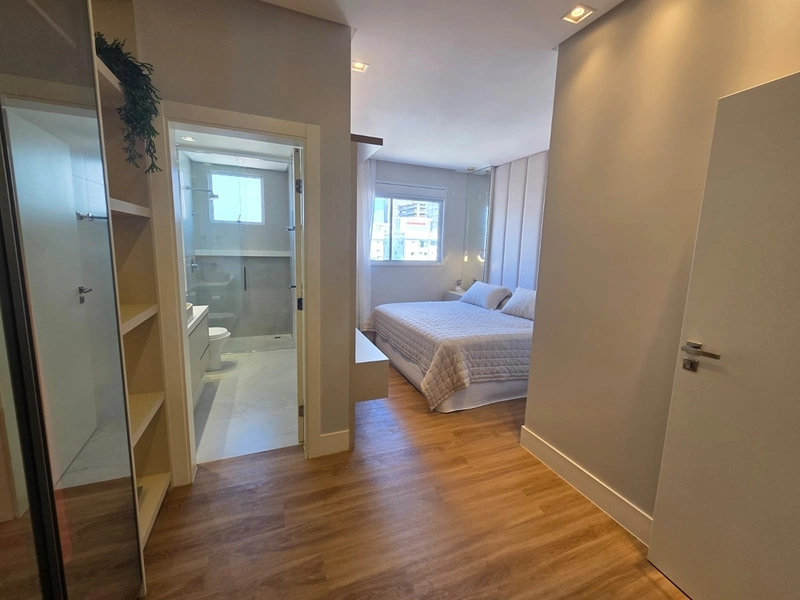 SOFISTICAÇÃO, ESPAÇO E LOCALIZAÇÃO PRIVILEGIADA: 5ª foto da galeria de imagens do imóvel