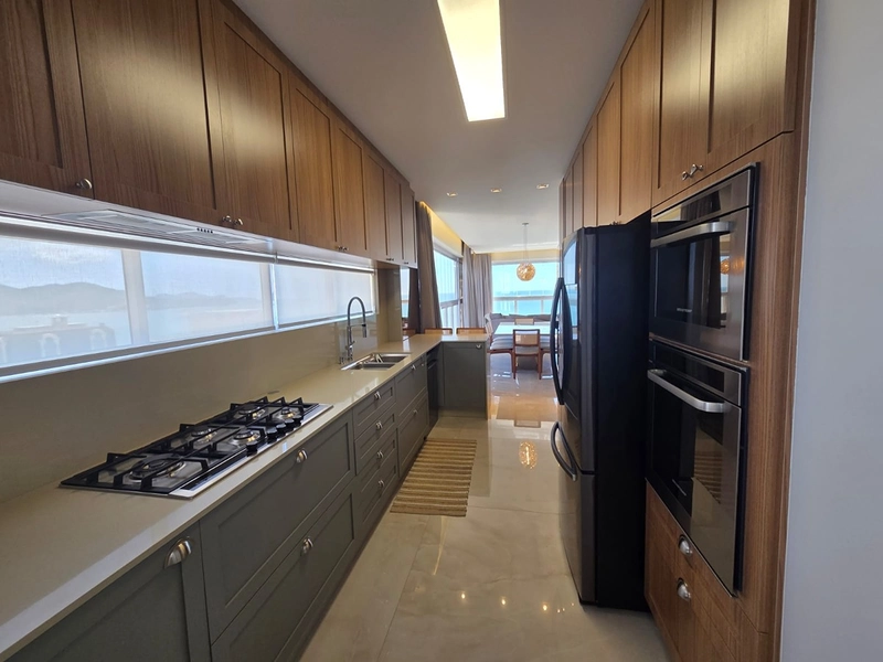 SOFISTICAÇÃO, ESPAÇO E LOCALIZAÇÃO PRIVILEGIADA: 3ª foto da galeria de imagens do imóvel