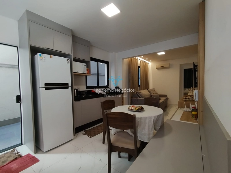 Situado no bairro Morretes bem próximo Meia Praia!: 3ª foto da galeria de imagens do imóvel