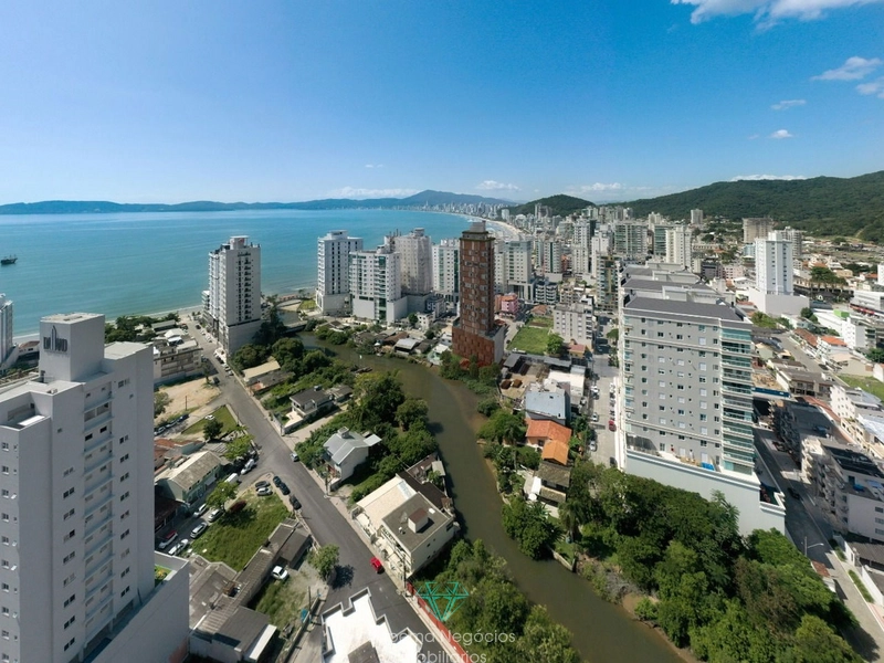 Apartamento Frente Mar - 03 Suítes - 02 Vagas de Garagem: 2ª foto da galeria de imagens do imóvel