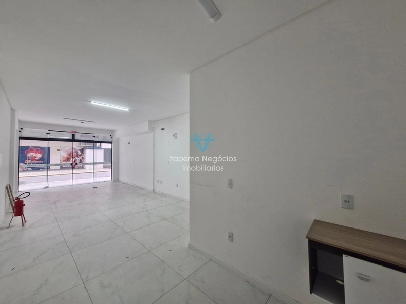 Sala Comercial para Locação – Meia Praia: 5ª foto da galeria de imagens do imóvel