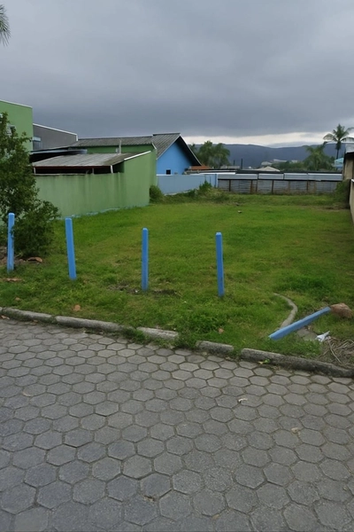Terreno à venda no Perequê/SC: 1ª foto da galeria de imagens do imóvel