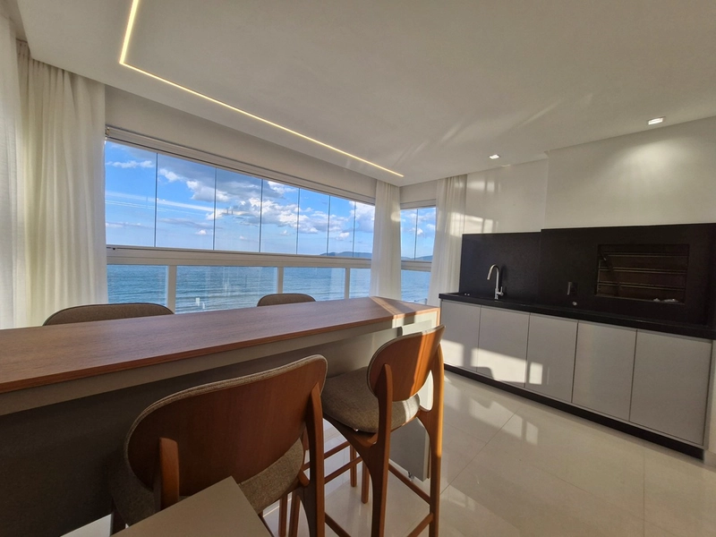 Apartamento - 03 Suítes - 03 Vagas de Garagem, Frente Avenida Nereu Ramos. : 37ª foto da galeria de imagens do imóvel