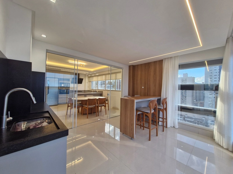 Apartamento - 03 Suítes - 03 Vagas de Garagem, Frente Avenida Nereu Ramos. : 39ª foto da galeria de imagens do imóvel