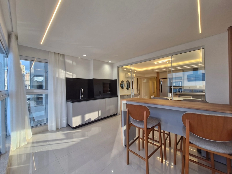 Apartamento - 03 Suítes - 03 Vagas de Garagem, Frente Avenida Nereu Ramos. : 30ª foto da galeria de imagens do imóvel