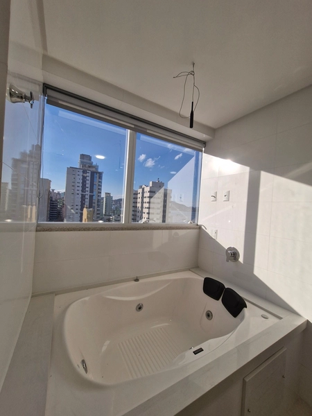 Apartamento - 03 Suítes - 03 Vagas de Garagem, Frente Avenida Nereu Ramos. : 66ª foto da galeria de imagens do imóvel