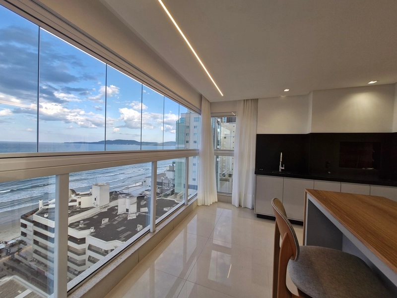 Apartamento - 03 Suítes - 03 Vagas de Garagem, Frente Avenida Nereu Ramos. : 1ª foto da galeria de imagens do imóvel