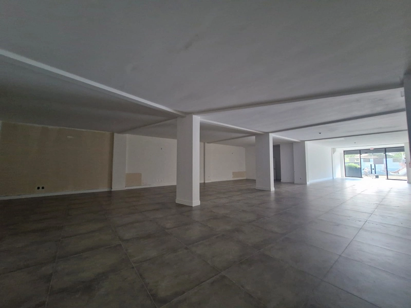 Sala Comercial para Locação Anual – 268 m² | Balneário Perequê: 4ª foto da galeria de imagens do imóvel