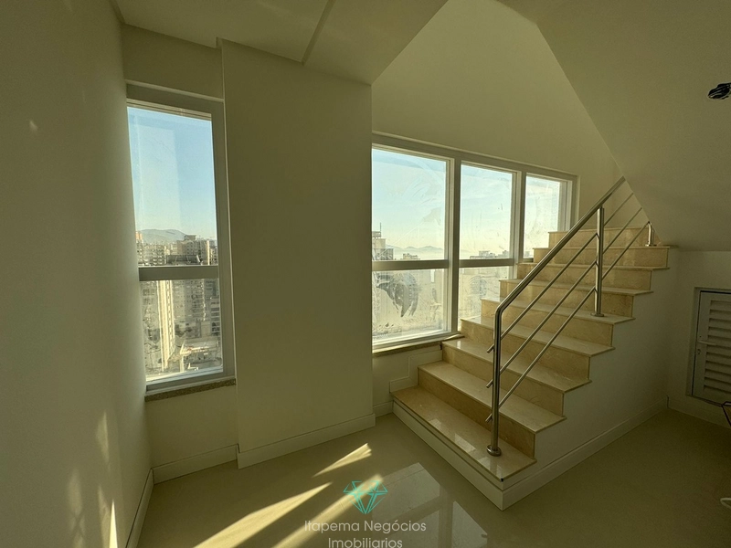 Duplex - 4 Suítes, sendo 2 demi e 1 master, 3 Vagas .: 9ª foto da galeria de imagens do imóvel