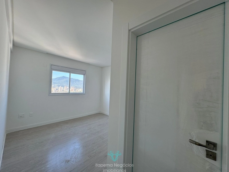 Duplex - 4 Suítes, sendo 2 demi e 1 master, 3 Vagas .: 15ª foto da galeria de imagens do imóvel